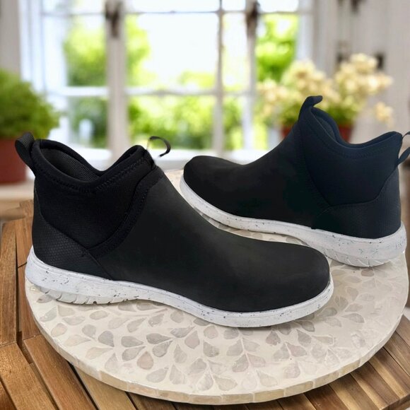 BOGS Juniper Waterproof Leather Chelsea Slip-On Boot Womens 8.5 Black  72692001 - Picture 10 of 13